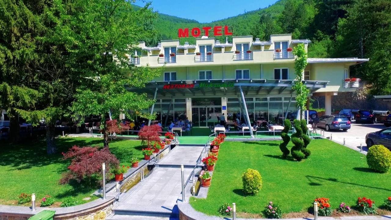 Motel Maksumic Jablanica エクステリア 写真
